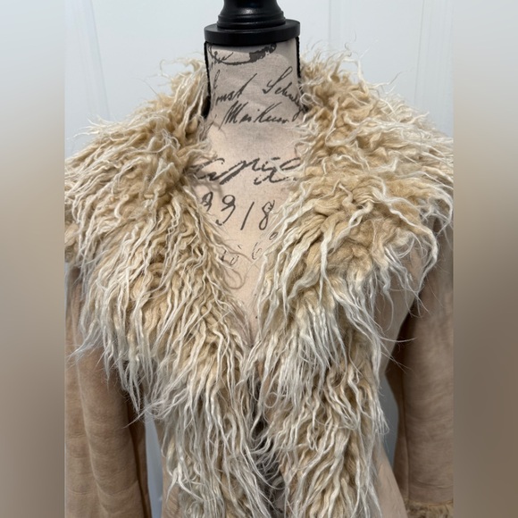 Vintage H&M Women's Tan Suede Leather Long Coat with Shaggy Furry Trim - Picture 4 of 17